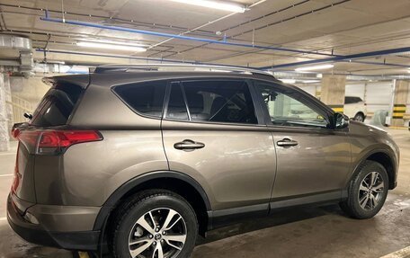 Toyota RAV4, 2018 год, 2 200 000 рублей, 7 фотография