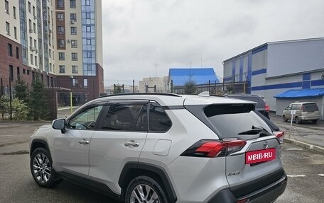 Toyota RAV4, 2020 год, 3 650 000 рублей, 18 фотография