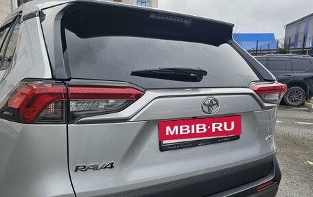 Toyota RAV4, 2020 год, 3 650 000 рублей, 27 фотография