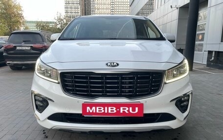 KIA Carnival III, 2019 год, 3 045 000 рублей, 2 фотография