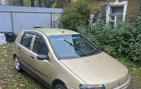 Fiat Punto III Punto Evo рестайлинг, 2000 год, 72 000 рублей, 1 фотография