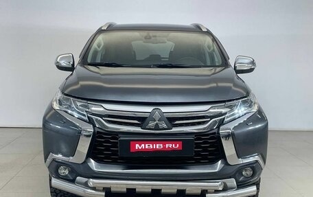 Mitsubishi Pajero Sport III рестайлинг, 2018 год, 2 890 000 рублей, 2 фотография