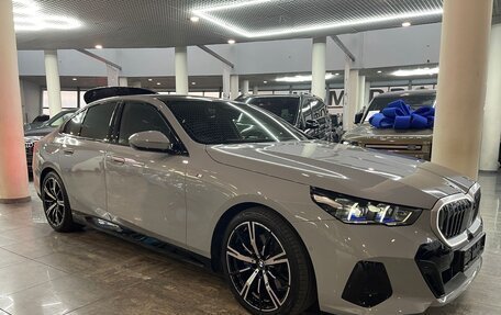 BMW 5 серия, 2023 год, 11 000 000 рублей, 2 фотография