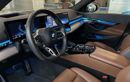 BMW 5 серия, 2023 год, 11 000 000 рублей, 26 фотография