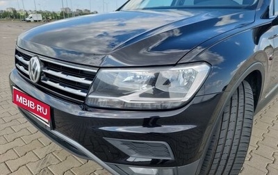 Volkswagen Tiguan II, 2019 год, 2 895 000 рублей, 1 фотография