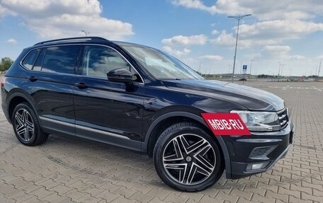 Volkswagen Tiguan II, 2019 год, 2 895 000 рублей, 4 фотография