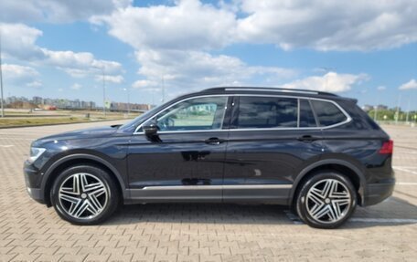 Volkswagen Tiguan II, 2019 год, 2 895 000 рублей, 6 фотография