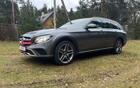 Mercedes-Benz E-Класс, 2017 год, 1 675 000 рублей, 5 фотография