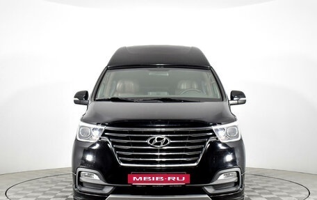 Hyundai Grand Starex Grand Starex I рестайлинг 2, 2018 год, 4 200 000 рублей, 2 фотография