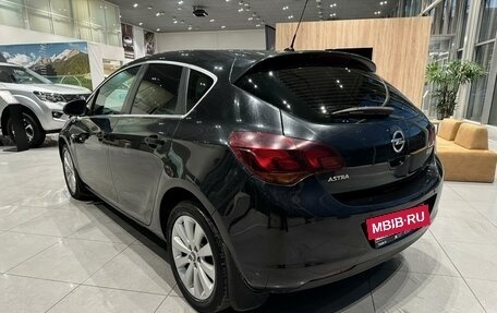 Opel Astra J, 2011 год, 850 000 рублей, 3 фотография