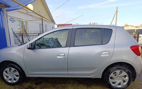 Renault Sandero II рестайлинг, 2015 год, 900 000 рублей, 12 фотография