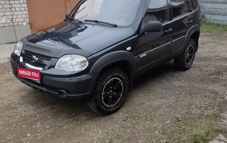 Chevrolet Niva I рестайлинг, 2011 год, 700 000 рублей, 1 фотография