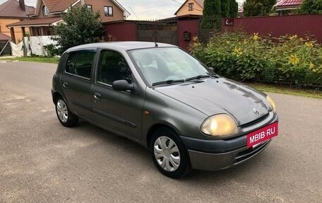 Renault Clio III, 1999 год, 290 000 рублей, 2 фотография