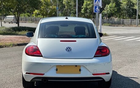 Volkswagen Beetle, 2019 год, 2 400 000 рублей, 4 фотография