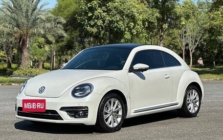 Volkswagen Beetle, 2019 год, 2 400 000 рублей, 2 фотография