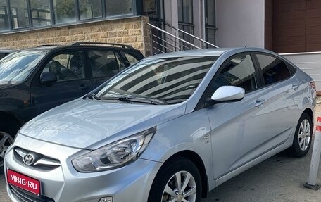 Hyundai Solaris II рестайлинг, 2011 год, 899 000 рублей, 1 фотография