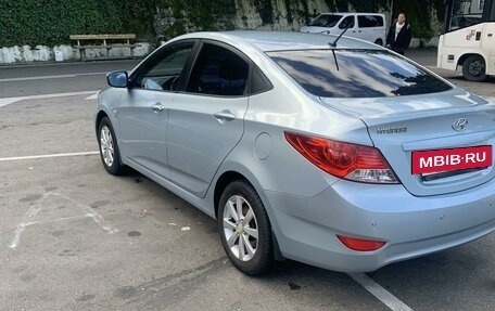 Hyundai Solaris II рестайлинг, 2011 год, 899 000 рублей, 20 фотография