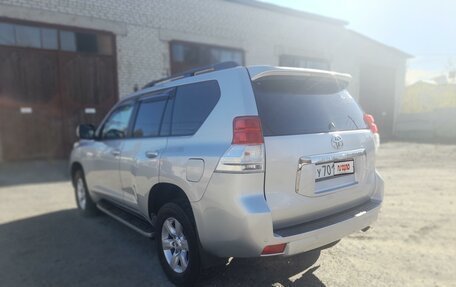 Toyota Land Cruiser Prado 150 рестайлинг 2, 2011 год, 2 700 000 рублей, 3 фотография