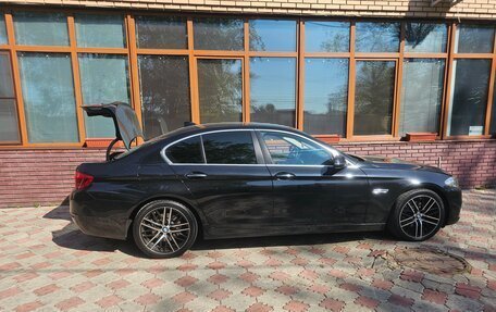 BMW 5 серия, 2014 год, 2 250 000 рублей, 2 фотография