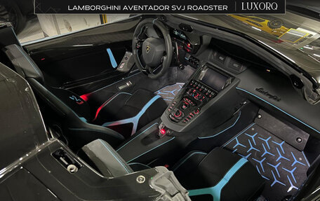 Lamborghini Aventador I рестайлинг, 2021 год, 31 000 000 рублей, 7 фотография