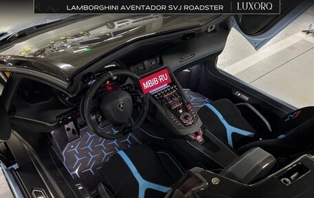 Lamborghini Aventador I рестайлинг, 2021 год, 31 000 000 рублей, 14 фотография