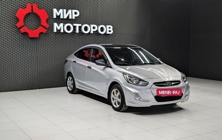 Hyundai Solaris II рестайлинг, 2012 год, 880 000 рублей, 3 фотография