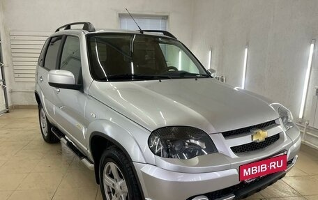 Chevrolet Niva I рестайлинг, 2016 год, 868 000 рублей, 3 фотография