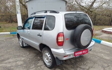 Chevrolet Niva I рестайлинг, 2003 год, 320 000 рублей, 21 фотография