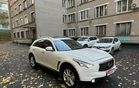 Infiniti QX70, 2013 год, 2 350 000 рублей, 3 фотография