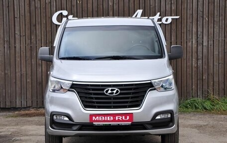 Hyundai Grand Starex Grand Starex I рестайлинг 2, 2020 год, 4 200 000 рублей, 8 фотография