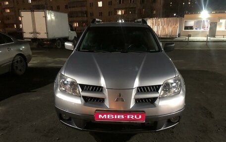 Mitsubishi Outlander III рестайлинг 3, 2004 год, 820 000 рублей, 1 фотография