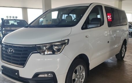 Hyundai Grand Starex Grand Starex I рестайлинг 2, 2018 год, 3 999 000 рублей, 1 фотография