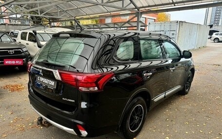 Mitsubishi Outlander III рестайлинг 3, 2015 год, 1 499 000 рублей, 5 фотография