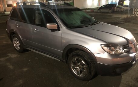 Mitsubishi Outlander III рестайлинг 3, 2004 год, 820 000 рублей, 4 фотография