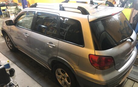 Mitsubishi Outlander III рестайлинг 3, 2004 год, 820 000 рублей, 16 фотография