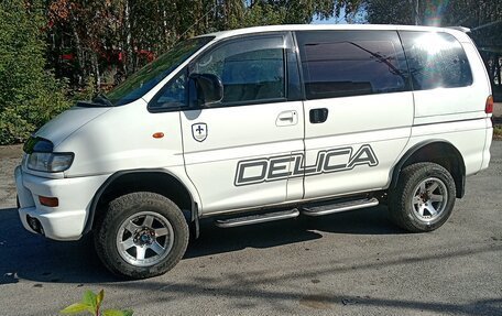 Mitsubishi Delica IV, 2000 год, 1 690 000 рублей, 7 фотография