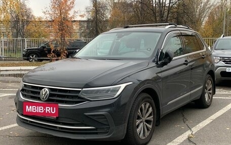 Volkswagen Tiguan II, 2020 год, 2 897 000 рублей, 2 фотография