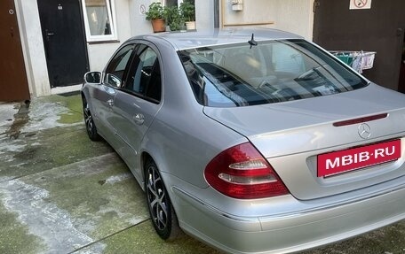 Mercedes-Benz E-Класс, 2005 год, 1 100 000 рублей, 7 фотография