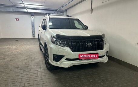 Toyota Land Cruiser Prado 150 рестайлинг 2, 2021 год, 7 650 000 рублей, 9 фотография