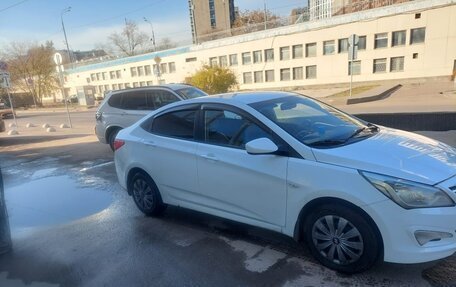 Hyundai Solaris II рестайлинг, 2015 год, 650 000 рублей, 4 фотография