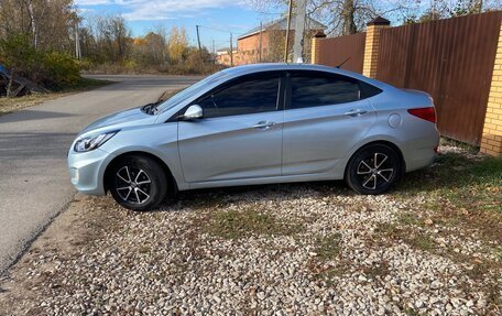 Hyundai Solaris II рестайлинг, 2011 год, 690 000 рублей, 3 фотография