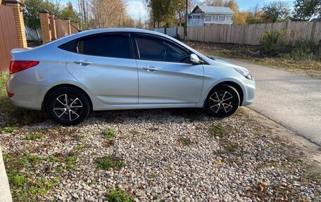 Hyundai Solaris II рестайлинг, 2011 год, 690 000 рублей, 4 фотография