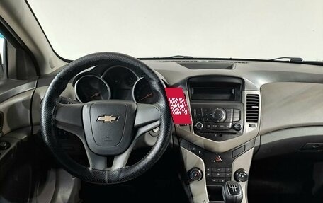 Chevrolet Cruze II, 2010 год, 650 000 рублей, 9 фотография