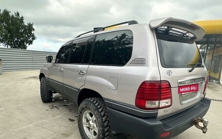 Toyota Land Cruiser 100 рестайлинг 2, 1998 год, 1 900 000 рублей, 4 фотография