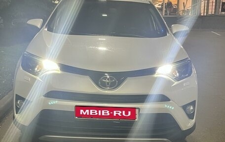 Toyota RAV4, 2016 год, 2 350 000 рублей, 1 фотография