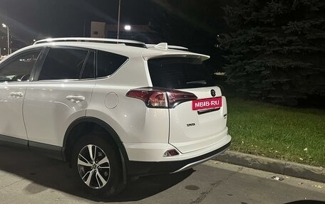 Toyota RAV4, 2016 год, 2 350 000 рублей, 4 фотография