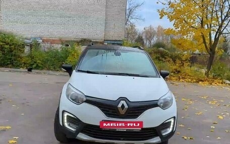 Renault Kaptur I рестайлинг, 2017 год, 1 900 000 рублей, 9 фотография