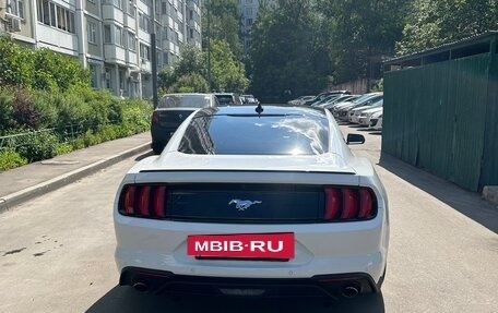 Ford Mustang VI рестайлинг, 2022 год, 3 850 000 рублей, 5 фотография