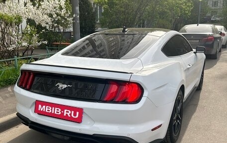 Ford Mustang VI рестайлинг, 2022 год, 3 850 000 рублей, 4 фотография