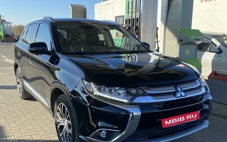 Mitsubishi Outlander III рестайлинг 3, 2018 год, 2 650 000 рублей, 1 фотография